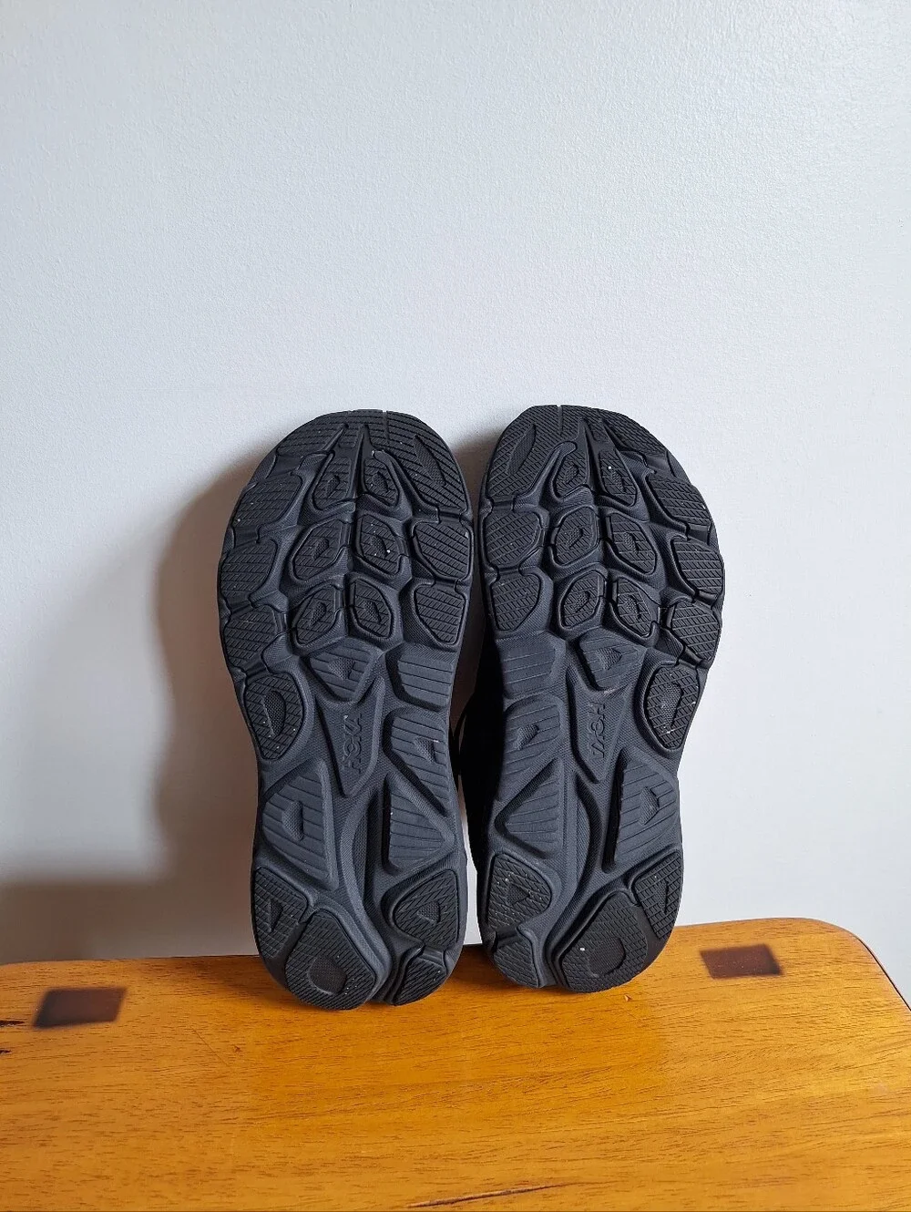 Hoka Clifton 10 Women's Black/Black Size 8B - Picture 5 of 14